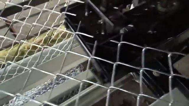 operating video of full automatic chain link fence making machine смотреть онлайн