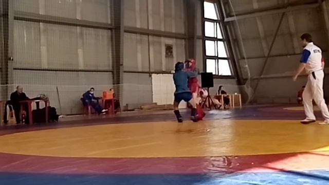 Боевле самбо.ПЕРВЫЙ РАЗ ВЫСТУПАЛ НА СОРЕВНОВАНИЯХ ПО БОЕВОМУ САМБО БЕЗ ПОДГОТОВКИ! смотреть онлайн