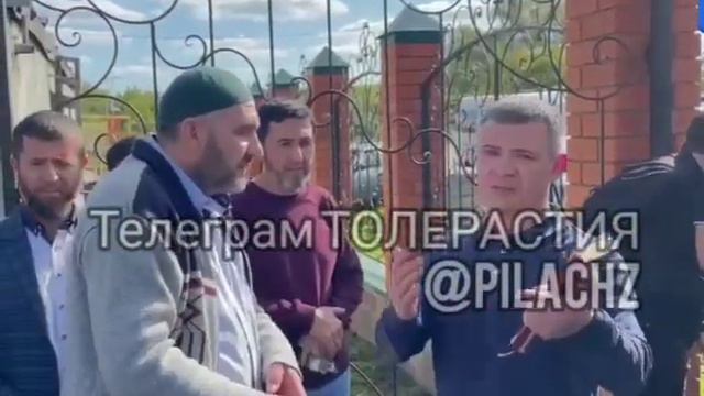 очередной рейд против мусульман в мечети#мусульмане смотреть онлайн