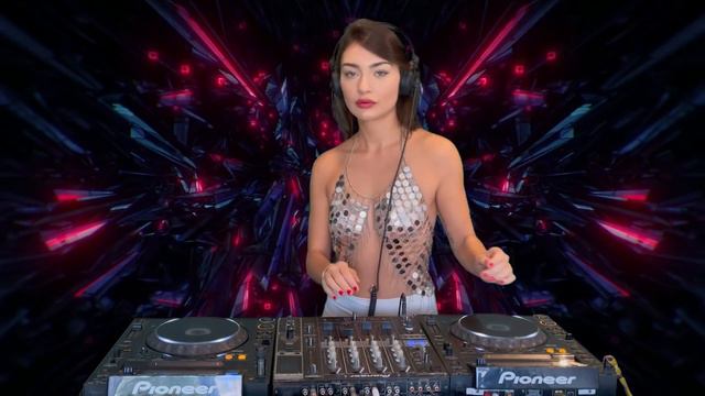 Fernanda Pistelli @ Metaverse Sessions for Liquid Earth смотреть онлайн