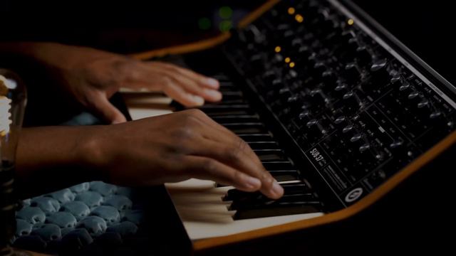 Moog's Sub 37: The GREATEST MONOSYNTH.......ever? смотреть онлайн