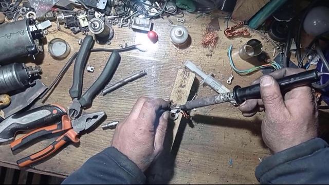 Ремонт стартера. 2 часть. Восстановление косы щеткодержателя и испытание... смотреть онлайн