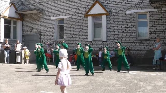 Лягушата смотреть онлайн