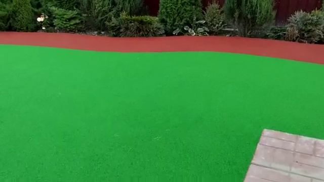 Покрытие для двора частного дома из резиновой каучуковой крошки. Покрытие для детской площадки. смотреть онлайн