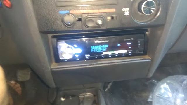 Краткий обзор Pioneer MVH-X585BT смотреть онлайн