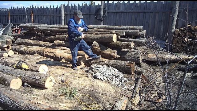 Перфоратор калибр эп-1500/36, в работе. Крушит бетон в щебень... смотреть онлайн