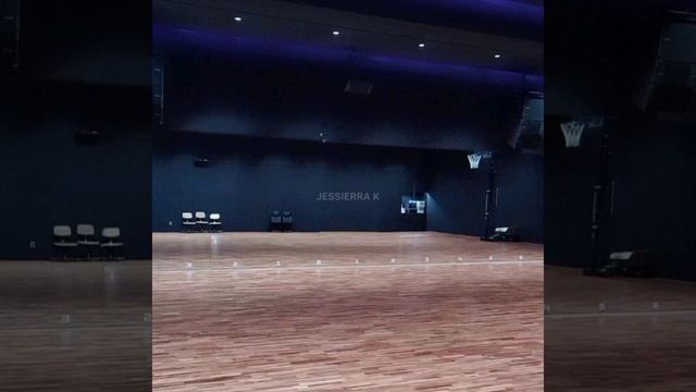 ENHYPEN “Bite Me” but you’re in a dance practice room/studio смотреть онлайн
