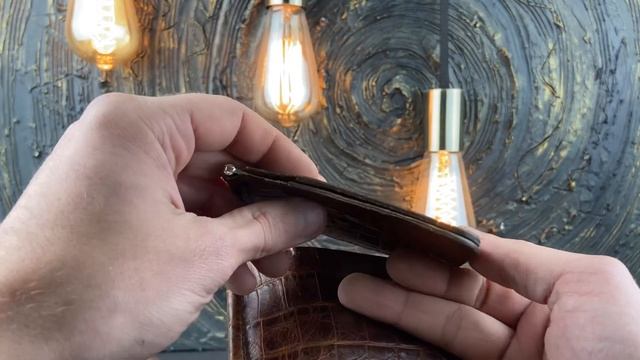 Зажим для денег ручной работы, ручной и машинный шов. Кожа, тиснёная под крокодила