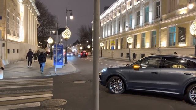 Moscow. Огни большого города. Ул. Пречистенка. Январь 23 г. City Lights. January 23. смотреть онлайн