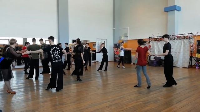 11.03.2018 ТСК"Бригантина" спортсмены поздравили дам любителей танцев с 8 марта. смотреть онлайн