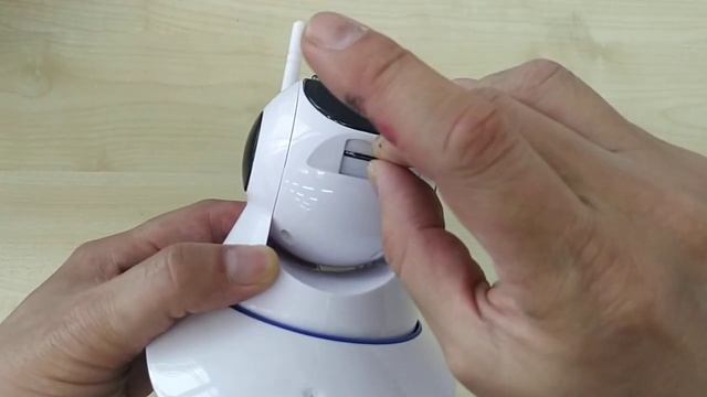 How To Insert Memory Card On GOQ Q9 WiFi CCTV смотреть онлайн