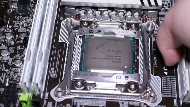 Распаковка 2011v3 x99 и небольшой тест 1650v3 в играх смотреть онлайн