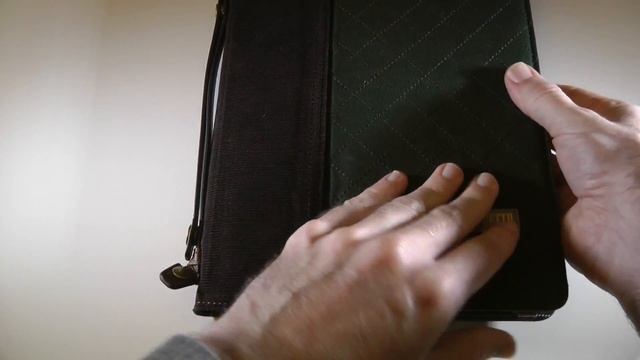 Pipetto Hunter Wanderer Case Review for iPad 2 смотреть онлайн