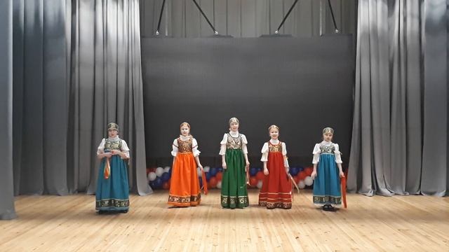 Ансамбль русской песни "Калина". 7-10 лет. Ой, на горке калина. смотреть онлайн
