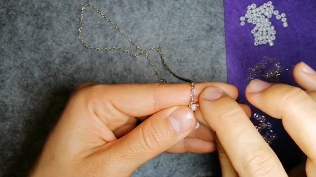 КАК СПЛЕСТИ ЦЕПОЧКУ ИЗ ЦЕПОЧКИ, БИСЕРА И БУСИН. СУПЕР ПРОСТО И БЫСТРО СВОИМИ РУКАМИ. DIY смотреть онлайн