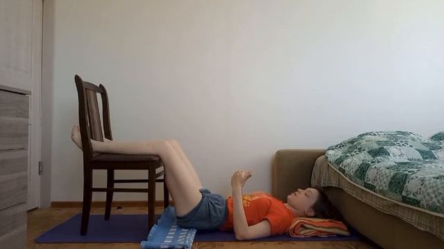 Супта Падангуштхасана 1: как глубже пройти в позу, если нога не идёт к голове смотреть онлайн