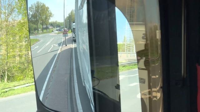 Дальнобой. После мойки видны все косяки на прицепе. Девушки за рулем! Дальнобой по Европе смотреть онлайн
