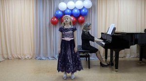 Свириденко Алиса, 9 лет, музыка Р. Бойко, слова В. Викторова. "Варежки узорные"