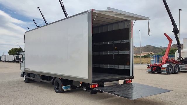 REF.: 2662. RENAULT MIDLUM 220 DXI FURGON CERRADO 12T