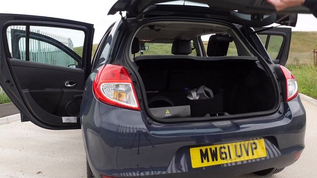 IS A RENAULT CLIO A GOOD FIRST CAR? | 2011 RENAULT CLIO TOM TOM LONG TERM OWNERSHIP REVIEW смотреть онлайн