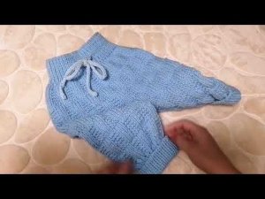Как связать штанишки спицами на 3-6 месяцев (росток и ластовица подробно)