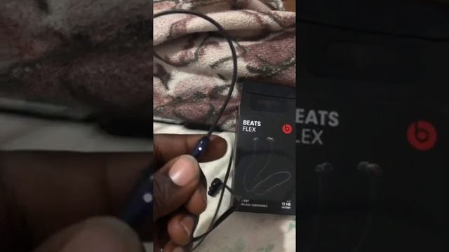 Beats Flex unboxed Power Issue смотреть онлайн