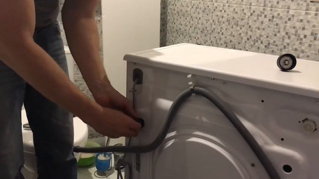 Как снять транспортировочные болты на стиральной машине Candy Smart