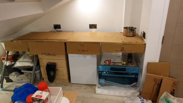 маленкая кухня в маленькой квартире, студии с низким потолком часть 2 смотреть онлайн