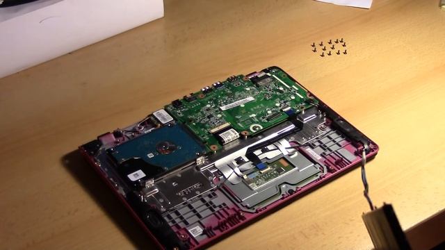 Acer Aspire V 11 Touch notebook (V3-112P) Akku eltávolítása / Howto remove battery | ITFroccs.hu смотреть онлайн