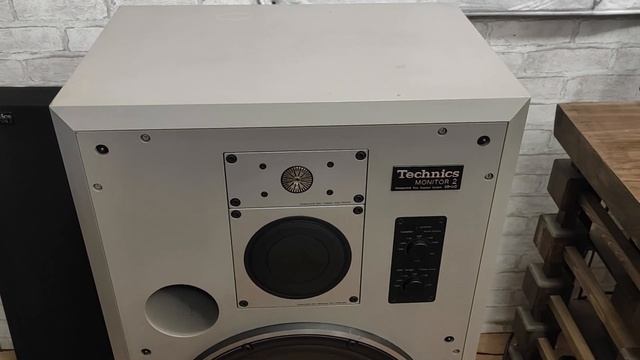 Technics Monitor 2