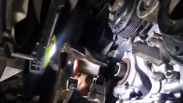 2006-2013 Lexus IS350, IS250 Harmonic balancer and front crankshaft seal removal. смотреть онлайн
