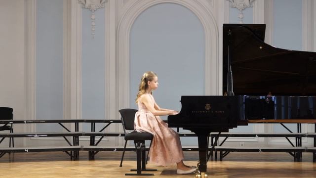 Anna Sadovaya (10 y.o.) - S.Rachmaninov Polishinelle смотреть онлайн
