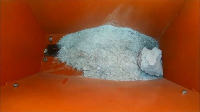 Ручной пескоразбрасыватель для дворников «Зимник» смотреть онлайн