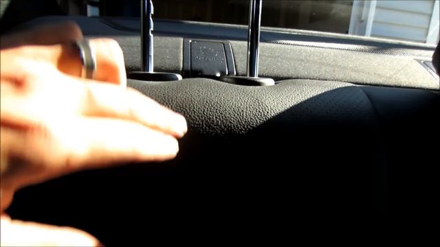 Mercedes-Benz C-Class W204 Rear Seat Removal смотреть онлайн