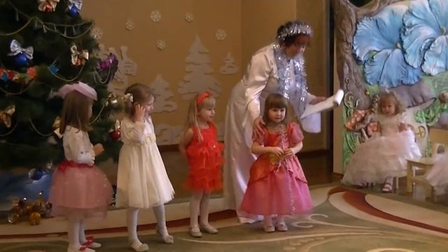 Новогодний утренник в Артемовском детском саду смотреть онлайн