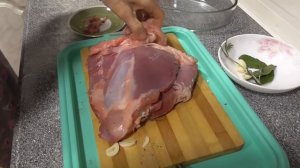 Бедро индейки в мультиварке. Рецепт бедра индейки запеченной в мультиварке.