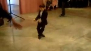 Маленький Осетин танцует лезгинку