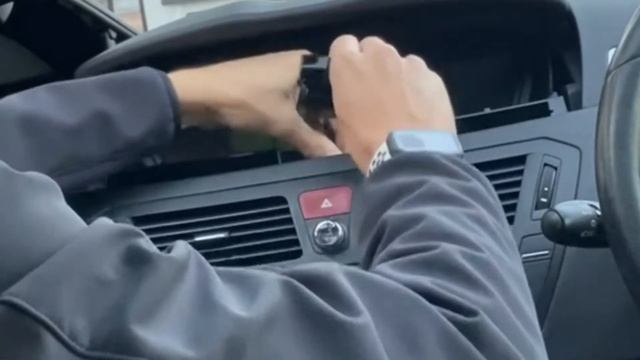 C4 Grand Picasso Handbrake Switch super easy swap fix no tools needed! смотреть онлайн