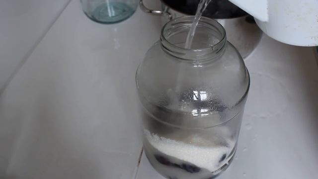 Вкусный компот из слив на зиму с косточками смотреть онлайн