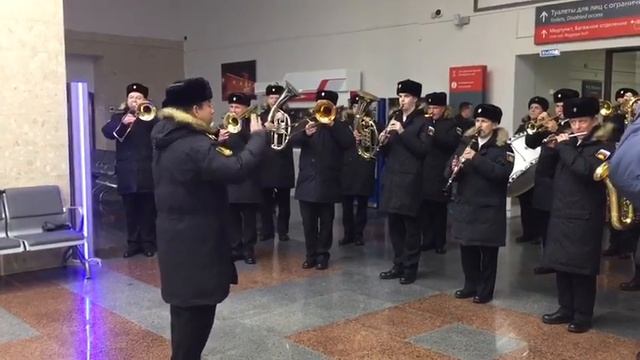 Оркестр Балтфлота на Южном вокзале в Калининграде смотреть онлайн