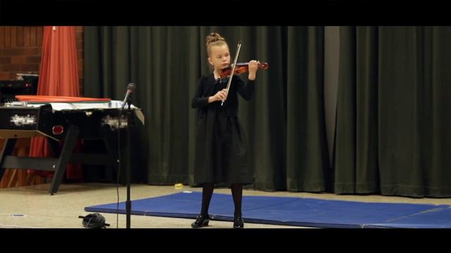 Bun Talent Show Violin