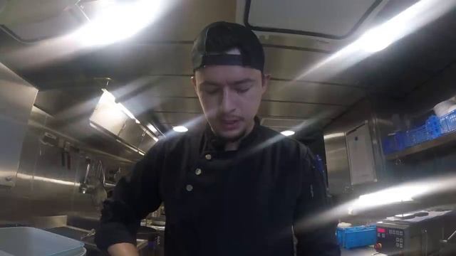 ?Морской Vlog | Рабочий день судового повар в оффшоре, рецепты, обзор каюты, меню на день ! смотреть онлайн