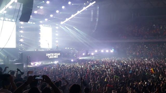 Liberte (Parla & Pardoux) - Dimitri Vegas & Like Mike REMIX [Lollapalooza Chile 2019] смотреть онлайн