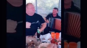 Не грусти калина над водою...