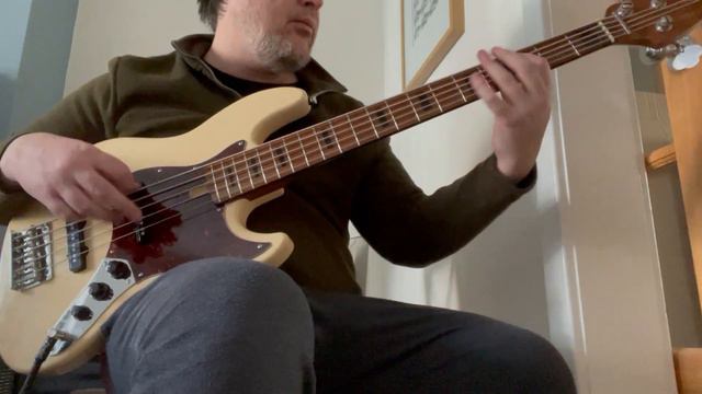 Sire Marcus Miller V5 5 String Bass Demo смотреть онлайн