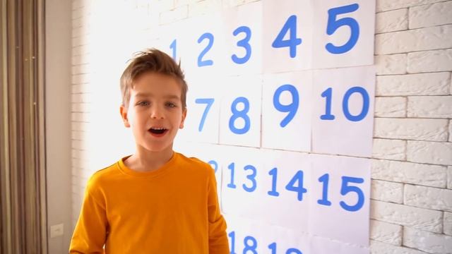 Mom helps Mark learn math with cars смотреть онлайн