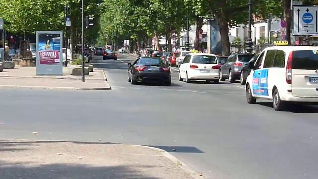 Maserati Gran Turismo S with a loud Acceleration in the city of Berlin смотреть онлайн