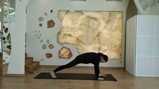 Урок 4 .Подвижность тела даже в шпагате смотреть онлайн