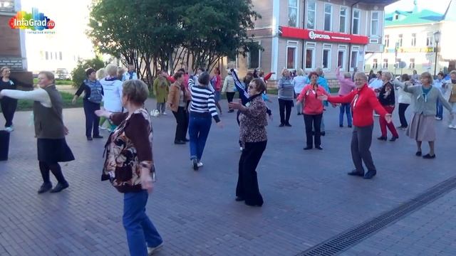 Танцевальный флешмоб на Чумбаровке «Танцуй — укрепляй здоровье!» смотреть онлайн
