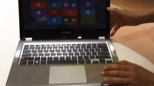 Samsung Series 5 Ultra Convertible Ultrabook Hands-On | Engadget смотреть онлайн